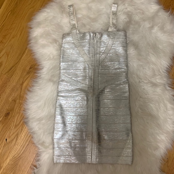 BEBE- Perfect NYE dress!✨ - Picture 4 of 6